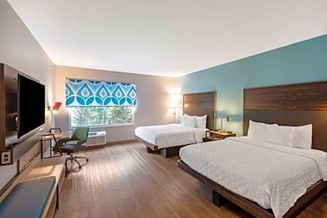 Queen Room with Two Queen Beds - Hearing Access