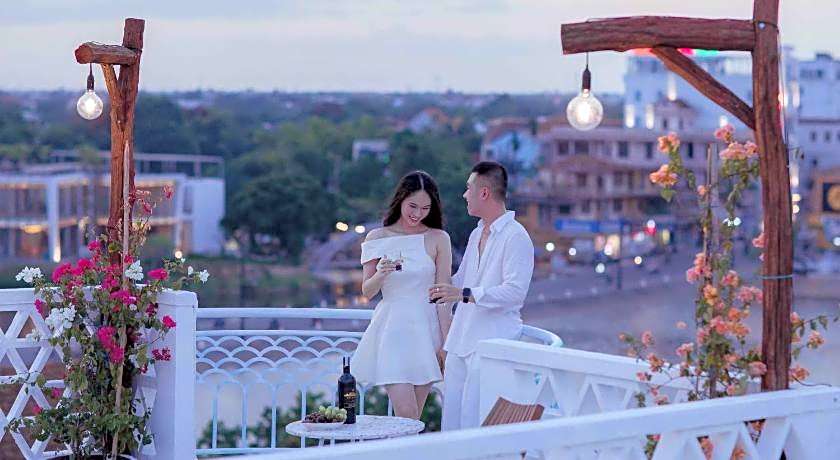 Pisces Hotel Hue