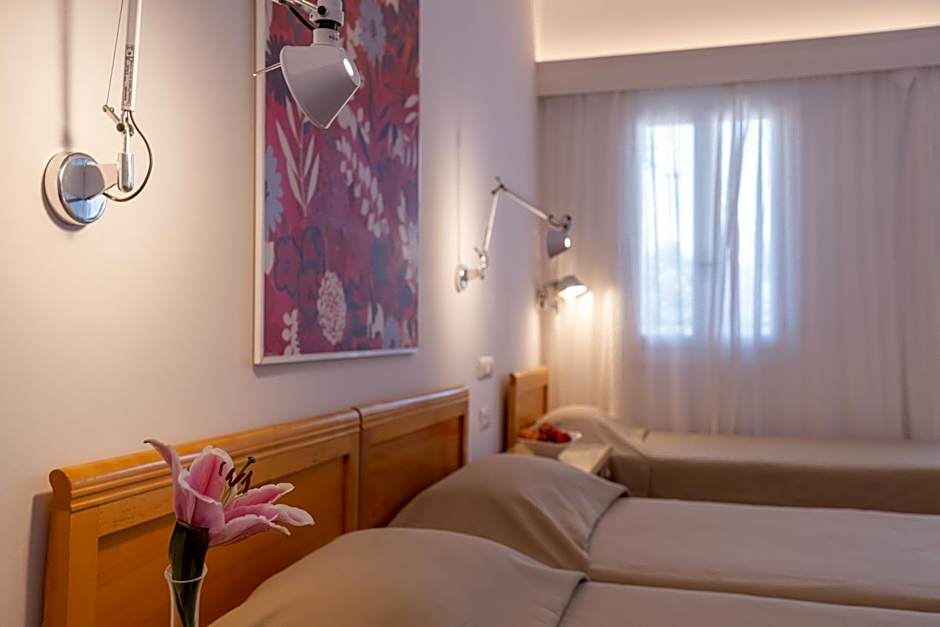 Rose Bay Hotel