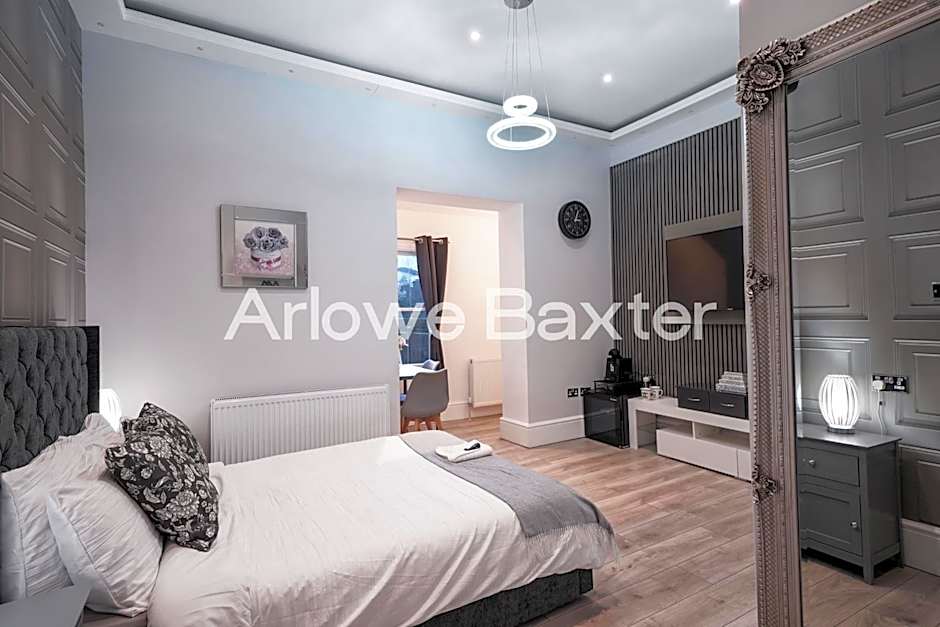 Hackney Suites - En-suite rooms & amenities
