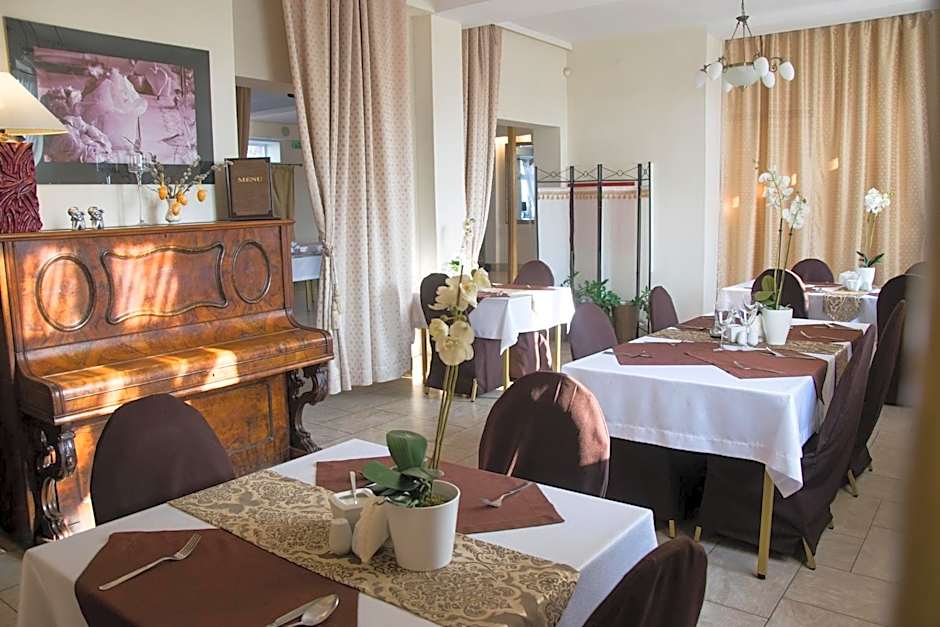 Pałacyk w Pakości Hotel