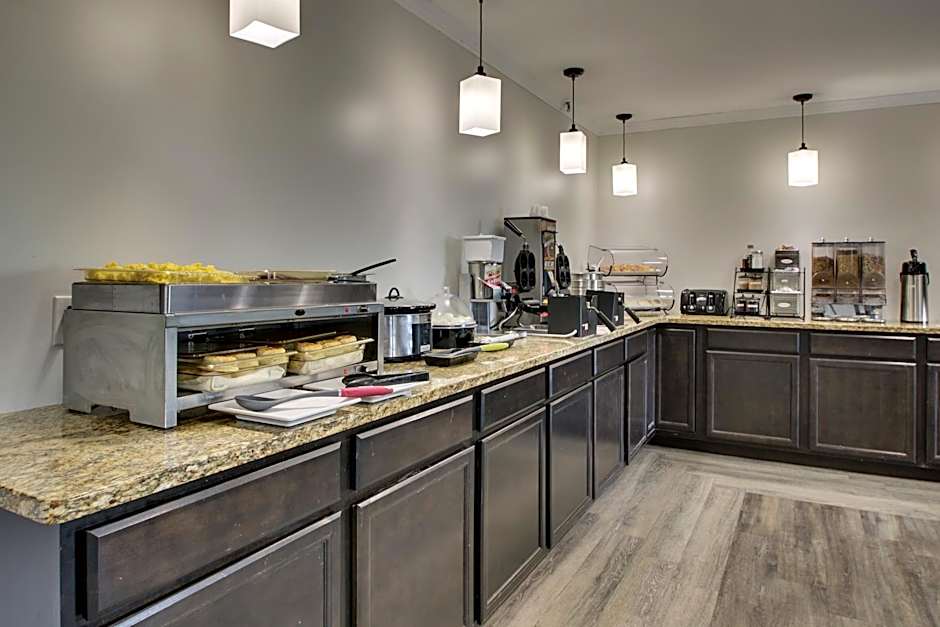 Greenfield Inn & Suites Elizabethtown, KY I65 Exit 94