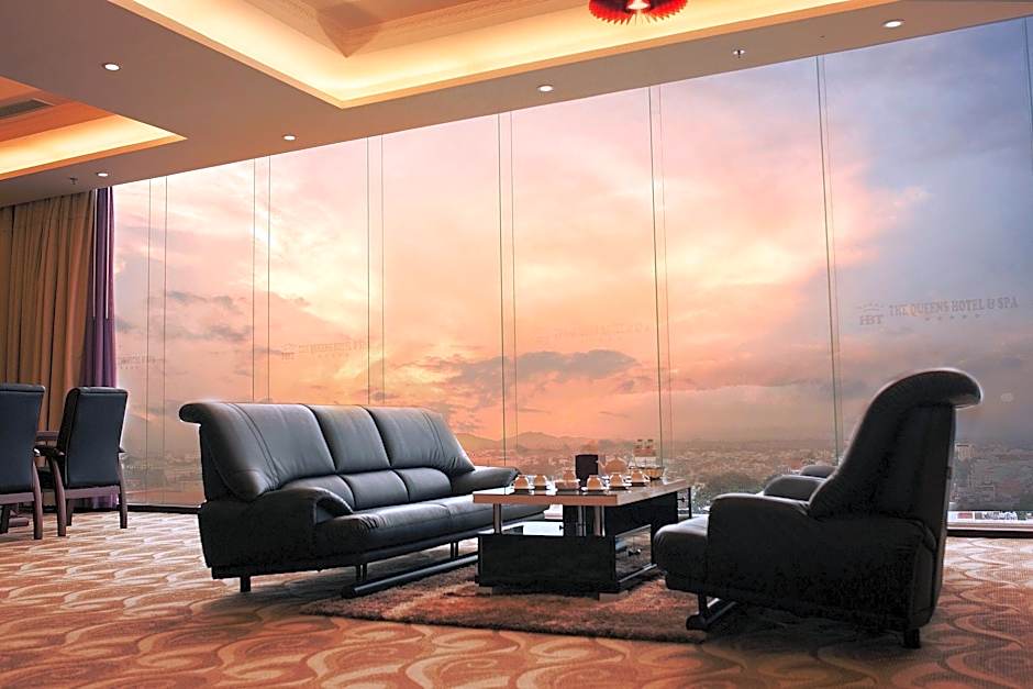 Hai Ba Trung Hotel and Spa