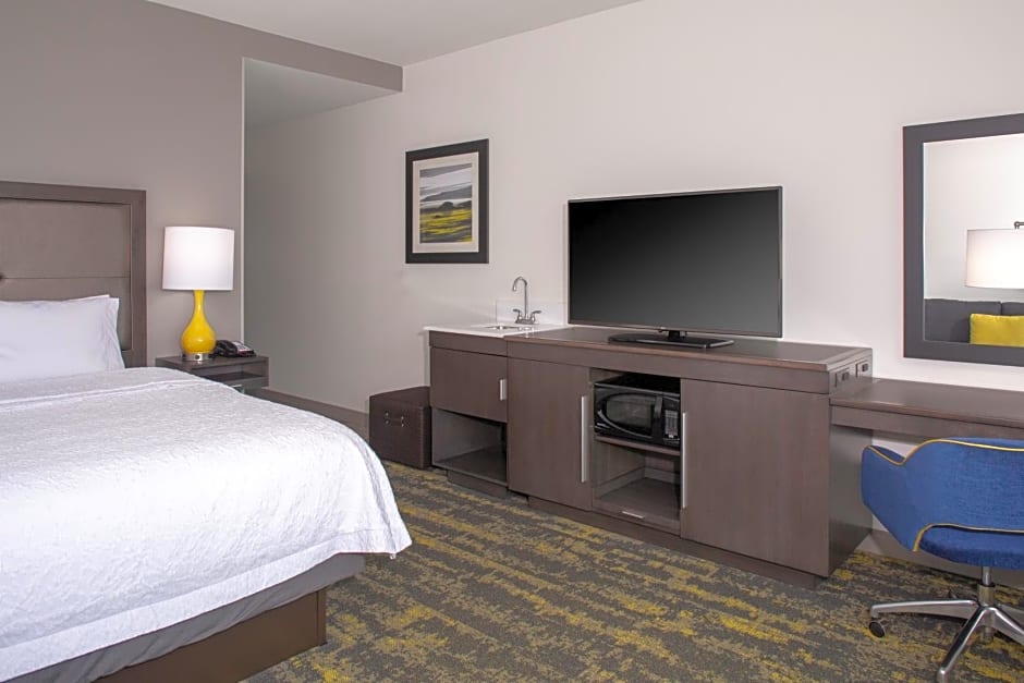 Hampton Inn & Suites Irvine/Orange County Airport