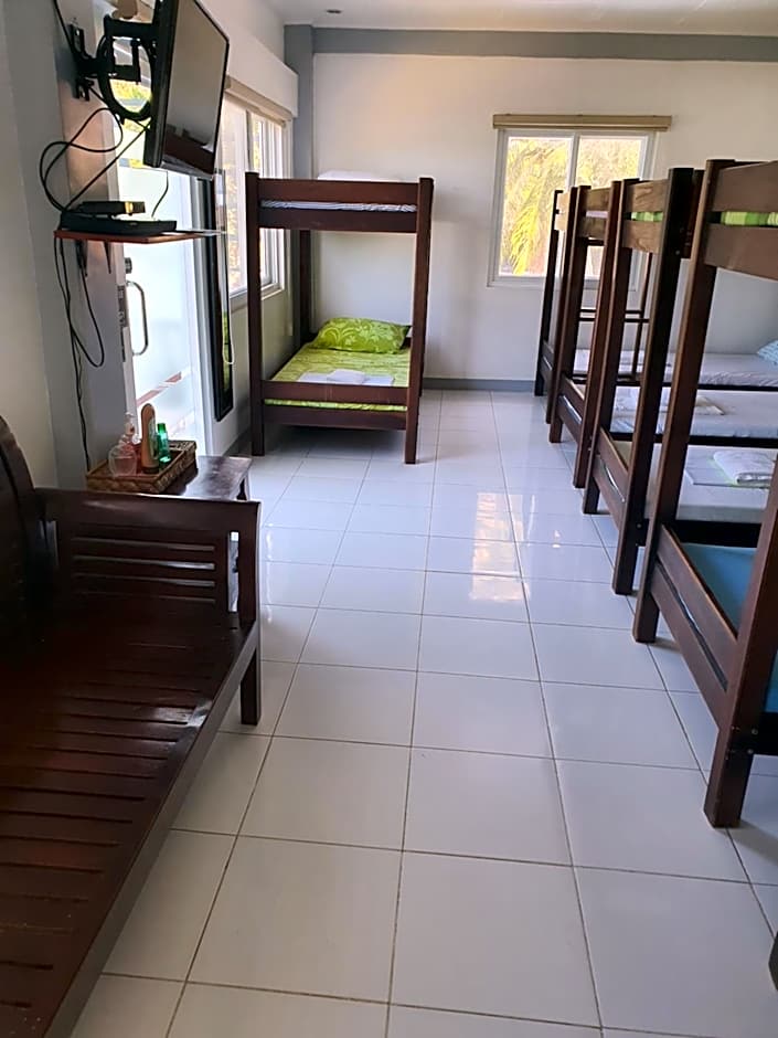 L & M Hearthstones Lodge