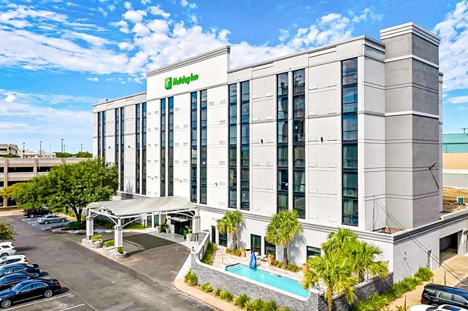 Photo 1 of 35 of Holiday Inn Alexandria - Downtown By IHG