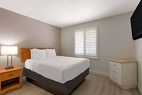 Two-Room Queen Suite with Sofa Bed