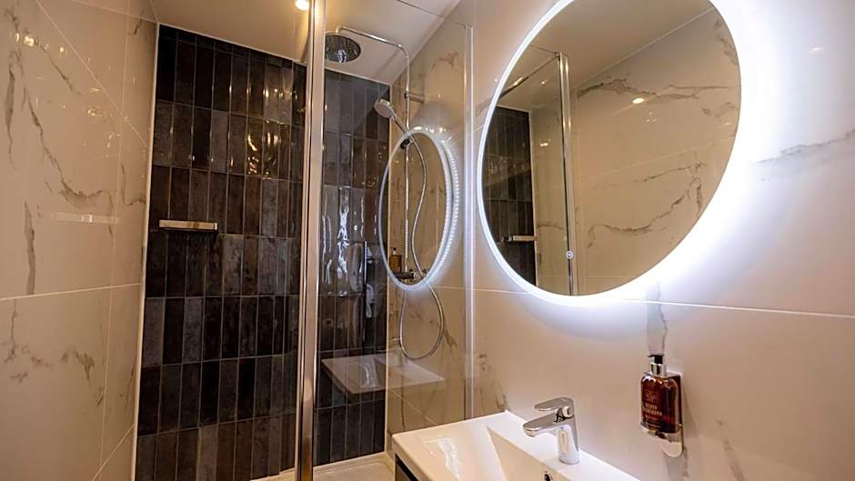 Brisbane House Hotel