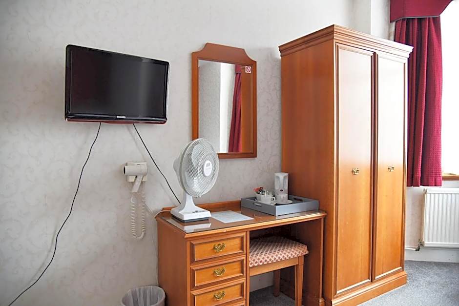 Crystal Hotel & Savour