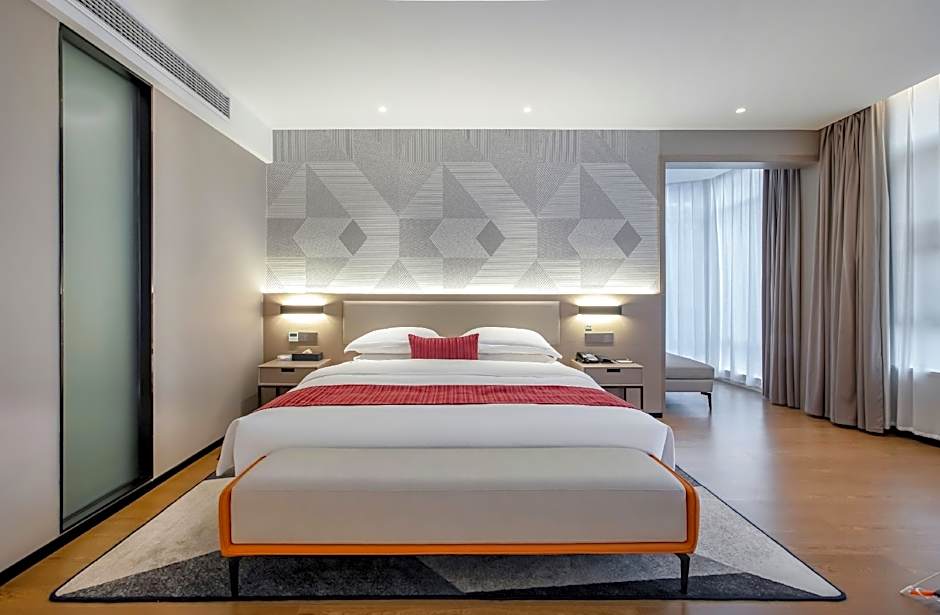 Borrman Hotel Guigang Macaojiang Park High-speed Railway Station