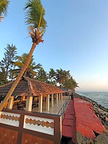 Deluxe Double Room (2 Adults + 1 Child)