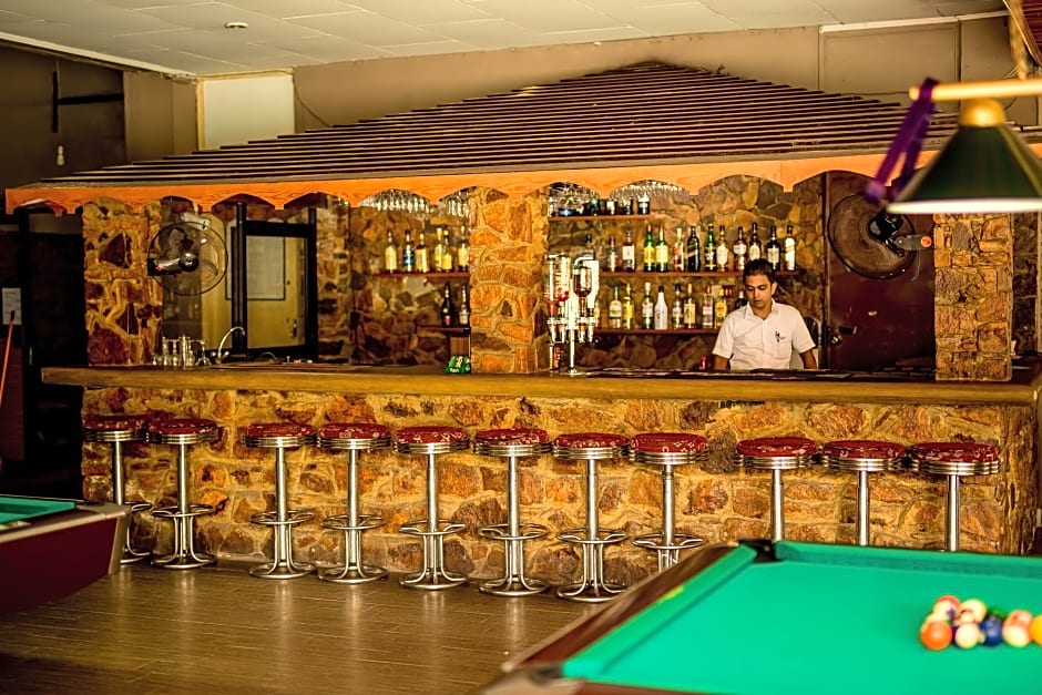 Full Moon Garden Hotel Seeduwa Katunayake Rates From Lkr8 081