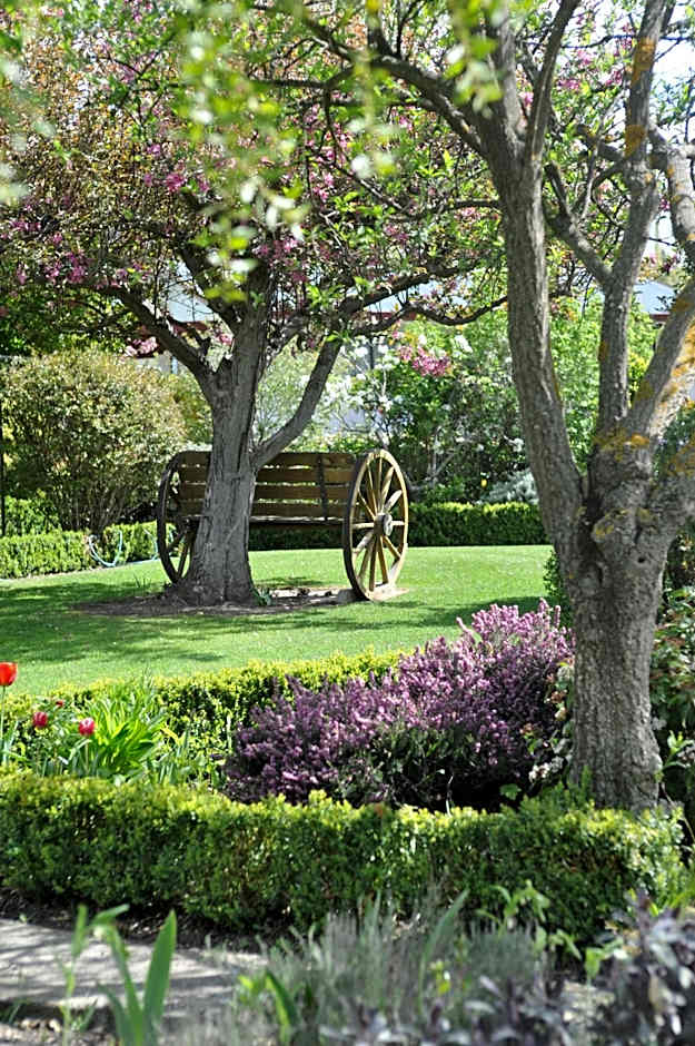 Alexandra Garden Court Motel