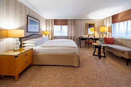 Premium King Room
