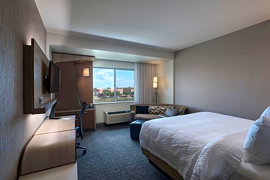 Courtyard by Marriott Houston Sugar Land/Lake Pointe