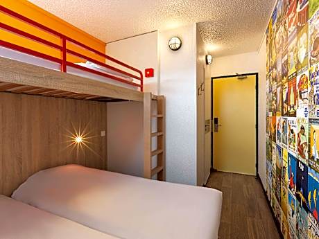 Break room with double bed and single bed