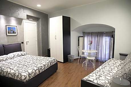 Quadruple Room with Private Bathroom