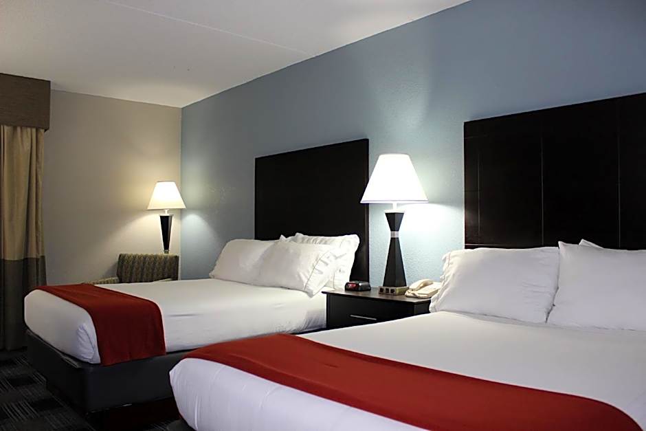 Holiday Inn Express Forsyth By IHG