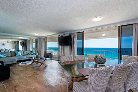 Three-Bedroom Apartment - Sub-Penthouse C