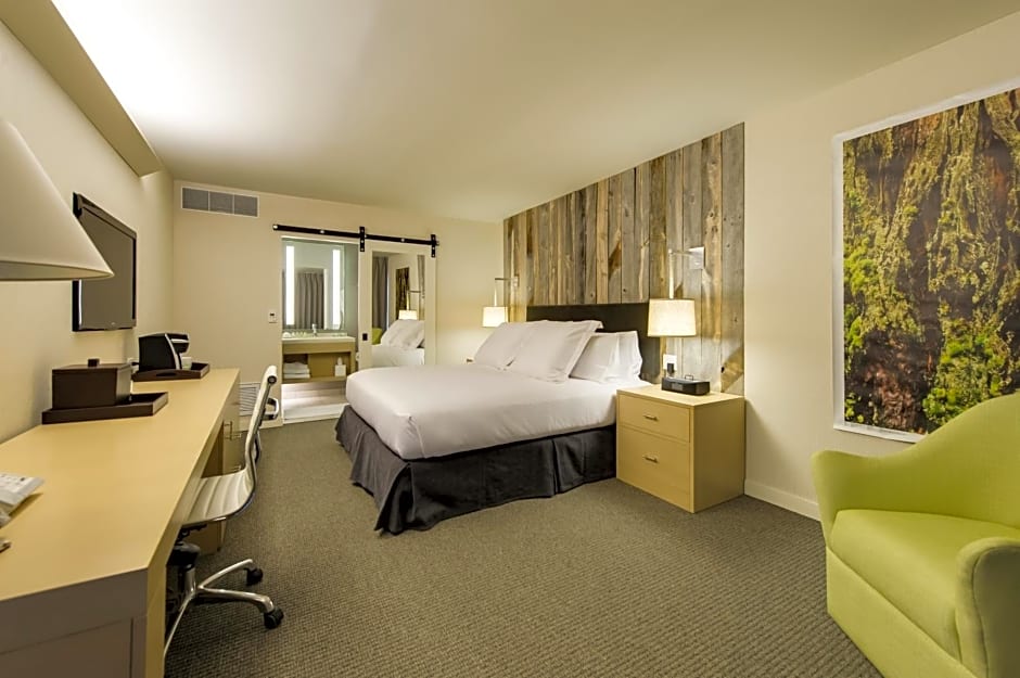 Hotel Paradox, Autograph Collection