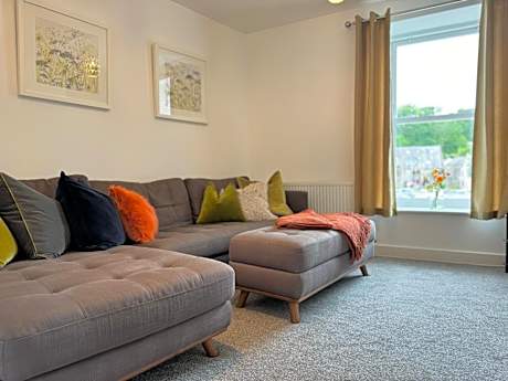 The Courtyard, 4 - Bed, Sleeps 6, Pets Welcome