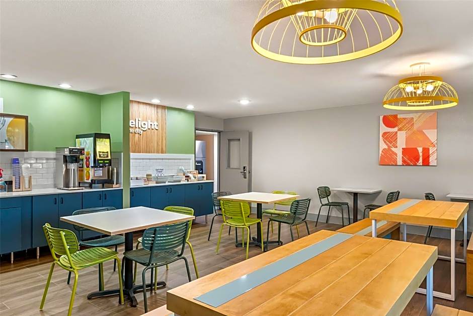 Spark by Hilton Eden Prairie