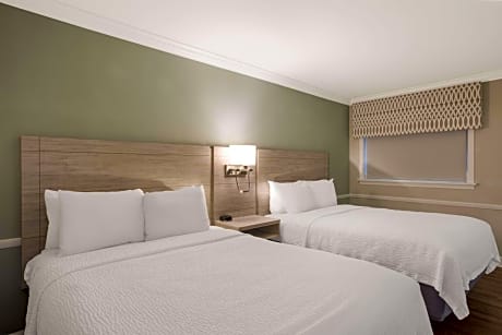 Queen Room with Two Queen Beds - Disability Access