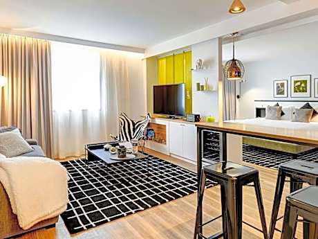 Superior Apartment with One Double Bed and View