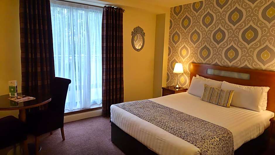 Raheen Woods Hotel