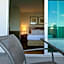 LIC Manhattan View Hotel