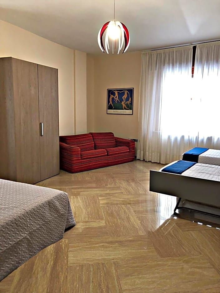 Napoli City Inn