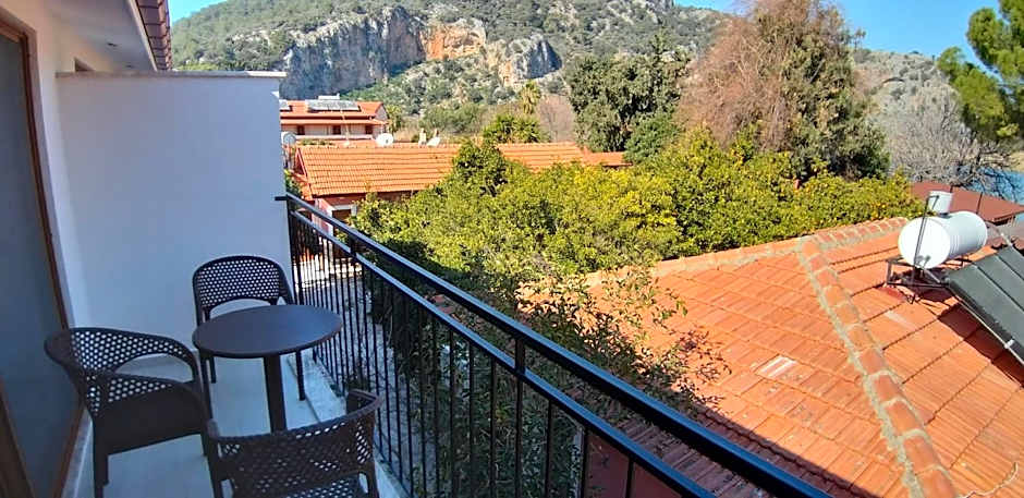 Lindos Pension