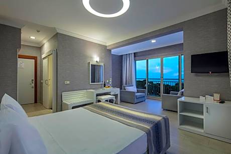 Suite with Sea View