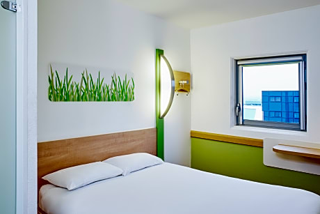 Double Room With One Double Bed For Up To 2 People