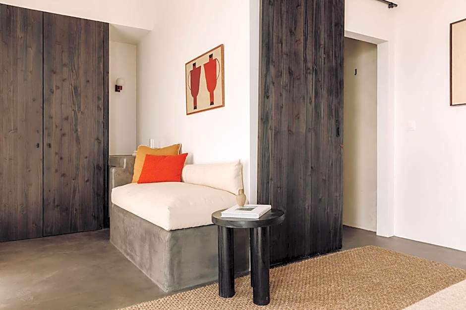 White Exclusive Suites & Villas