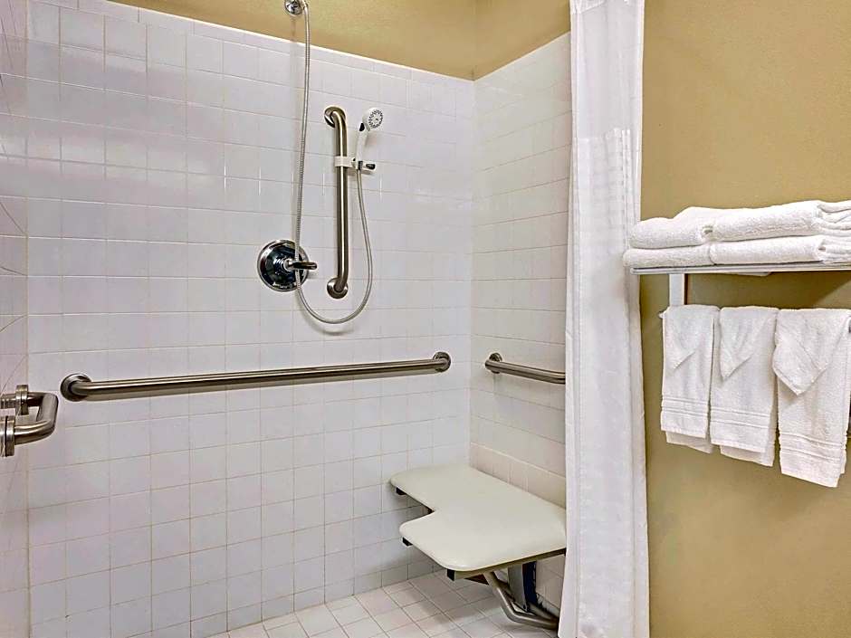 Microtel by Wyndham Perry National Fairground Area I-75