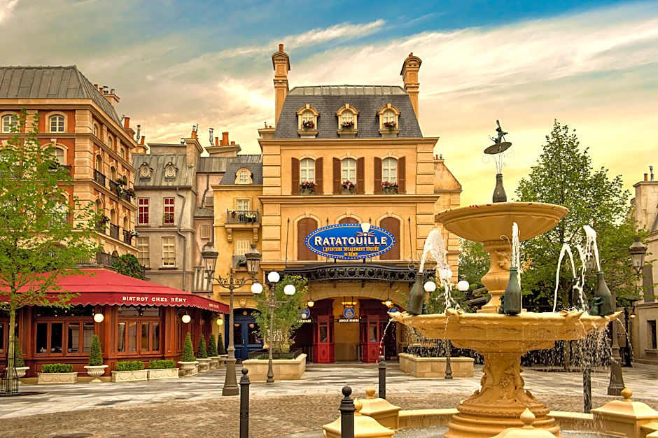Disney Hotel Cheyenne + Tickets