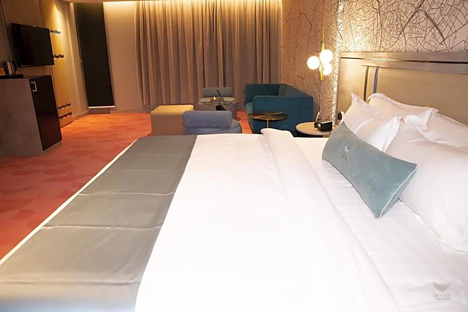 Photo 1 of 5 of Superior 1 King Bed