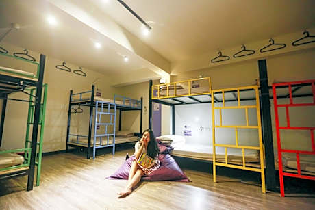 1 Bed in 7-Bed Female Dormitory Room