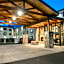 Red Feather Lodge/Hotel