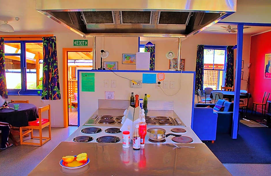 Sequoia Lodge Backpackers