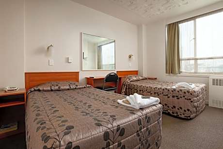 Kiwi International Hotel