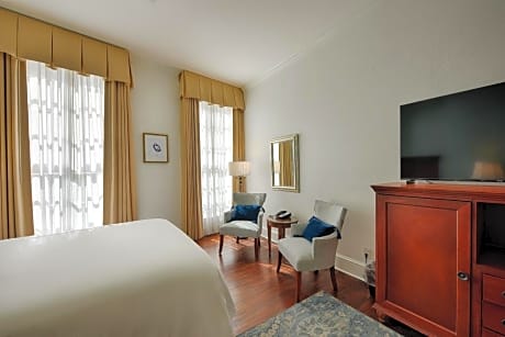Standard Queen Room - Communications Access