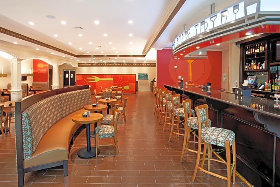 Holiday Inn Hotel & Suites Lake Charles South, an IHG Hotel