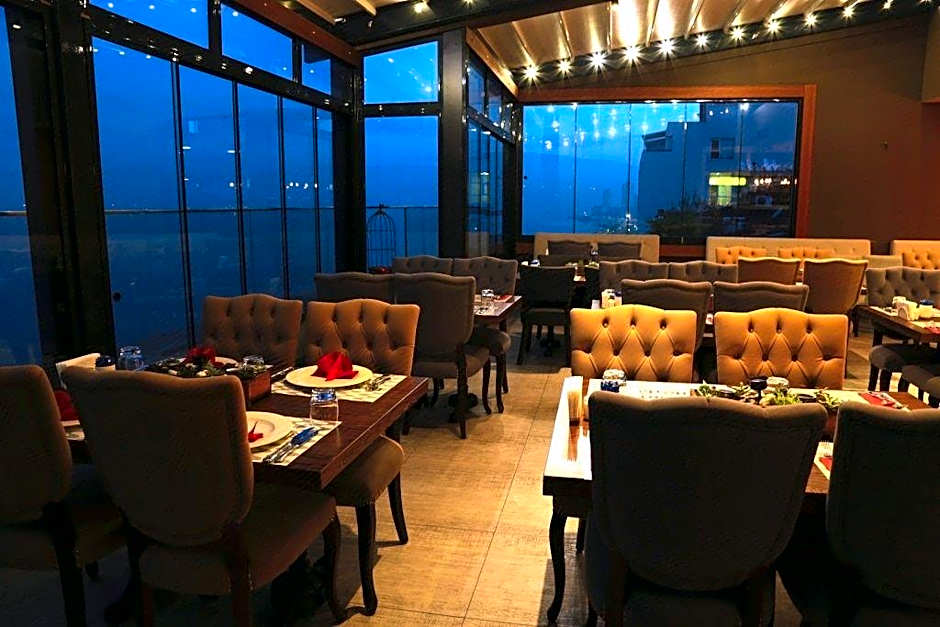 Pasaport Pier Hotel