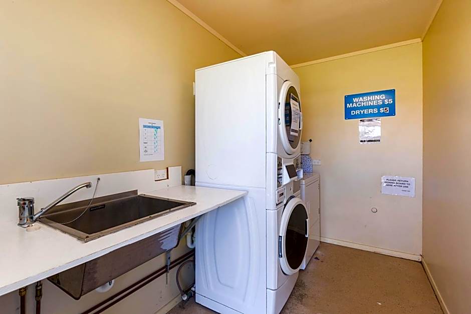 Foxton Beach Holiday Park