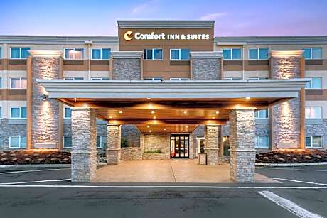 Comfort Inn & Suites Tigard near Washington Square