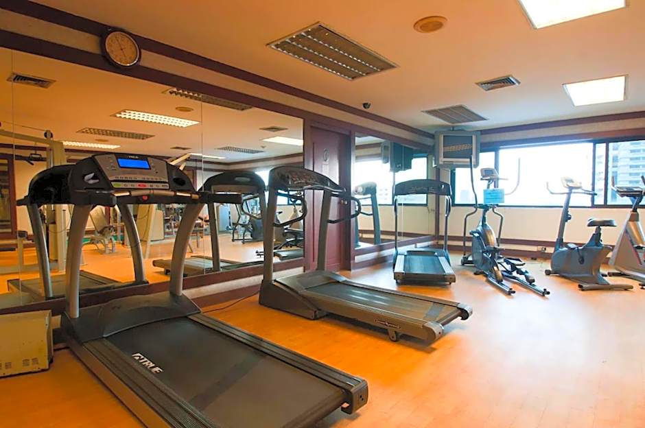 Omni Tower Nana Bangkok - Serviced Apartment on Sukhumvit Soi 4