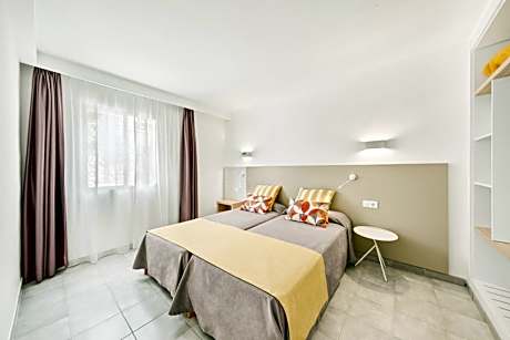 Superior Two-Bedroom Apartment with Sea View