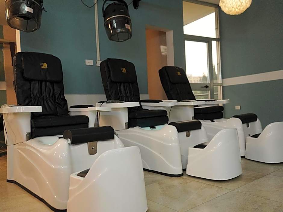 Vibes Hotel and Spa